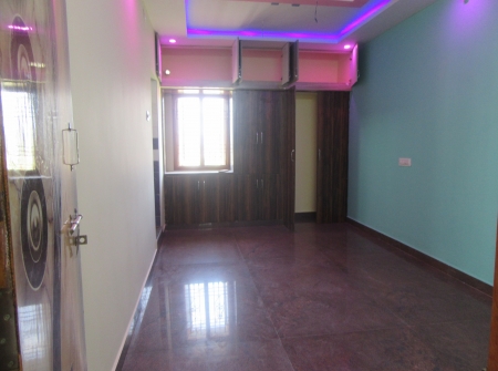 2) Li id 328 - Ground Floor Master Bedroom.JPG